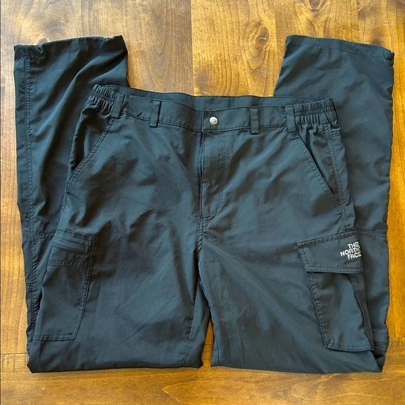 The North Face Zip-Off Pants - Picture 2 of 10
